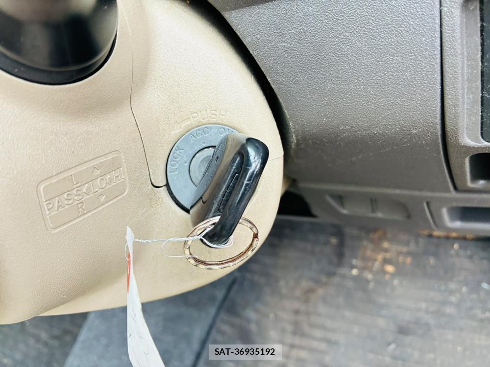 Toyota SIENTA 2010-03 7348066-16