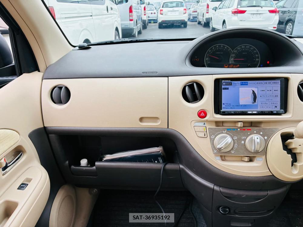 Toyota SIENTA 2010-03 7348066-18