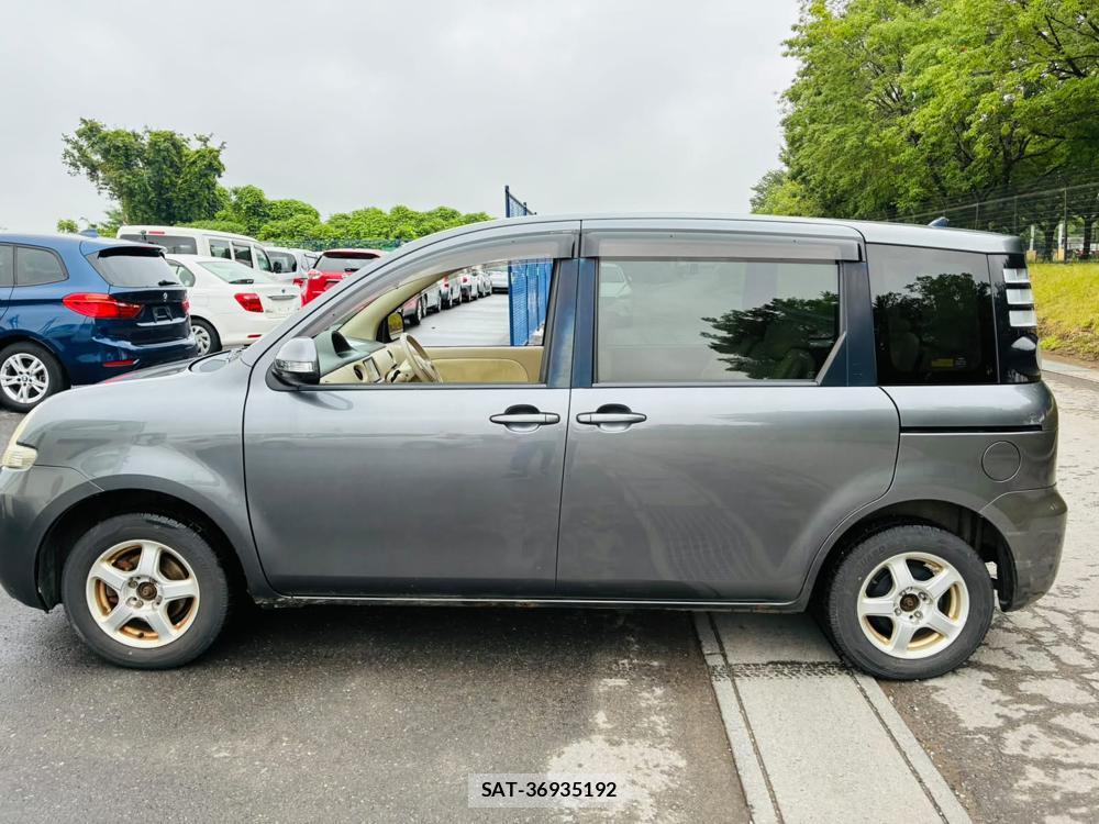 Toyota SIENTA 2010-03 7348066-1