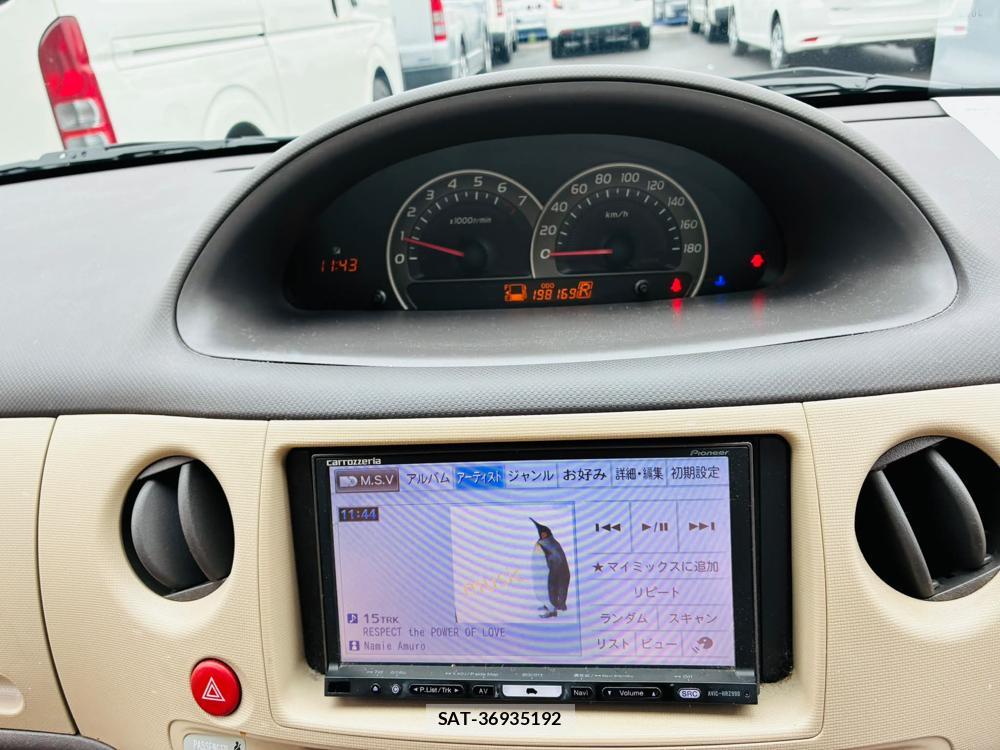 Toyota SIENTA 2010-03 7348066-19