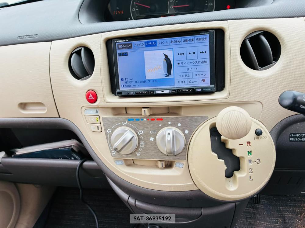 Toyota SIENTA 2010-03 7348066-20