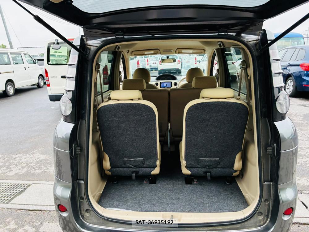 Toyota SIENTA 2010-03 7348066-26