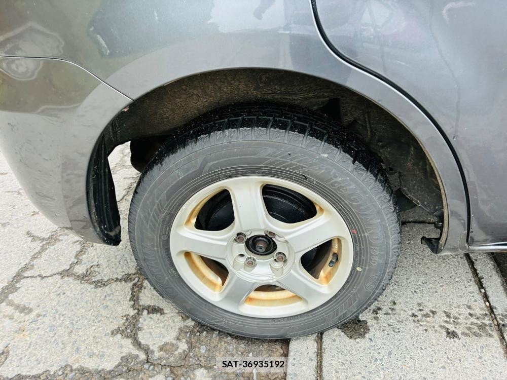 Toyota SIENTA 2010-03 7348066-28