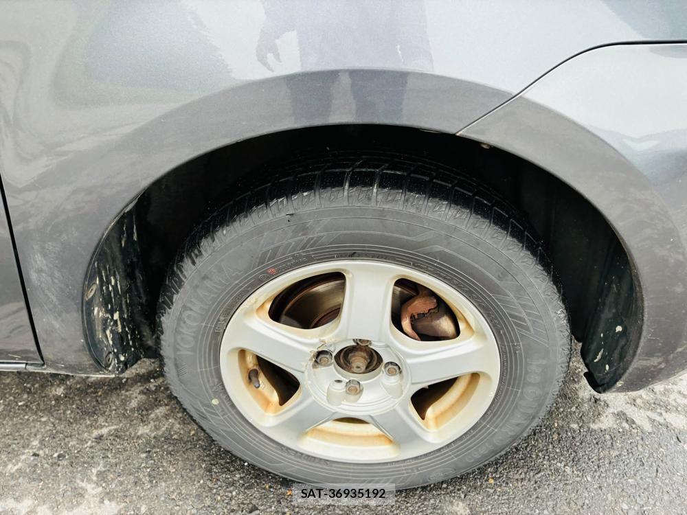 Toyota SIENTA 2010-03 7348066-29