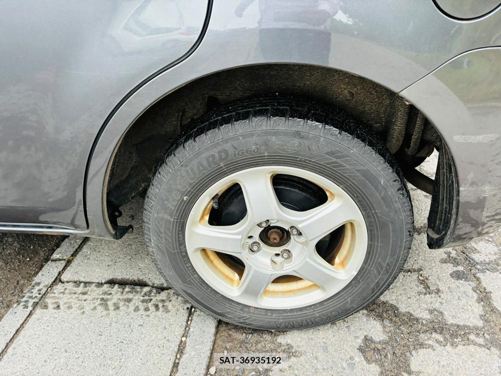 Toyota SIENTA 2010-03 7348066-31