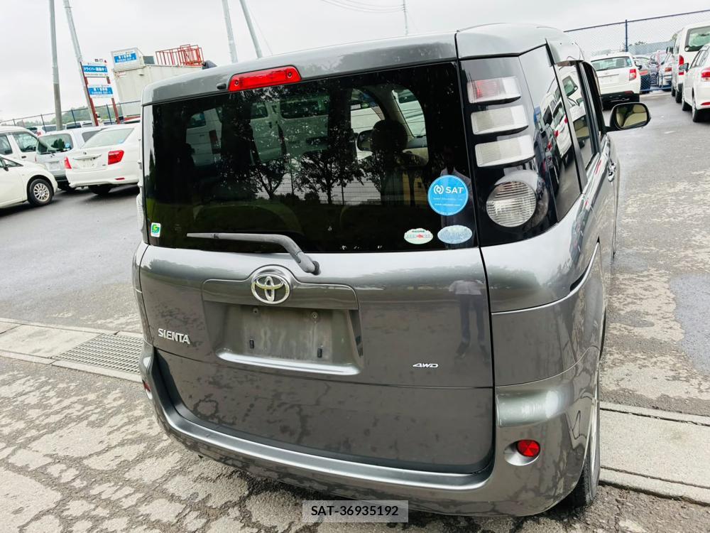 Toyota SIENTA 2010-03 7348066-4