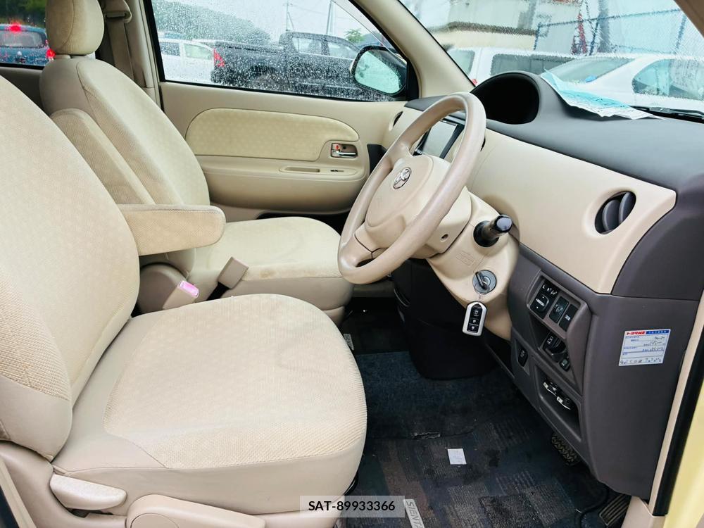 Toyota SIENTA 2008-03 7633718-11