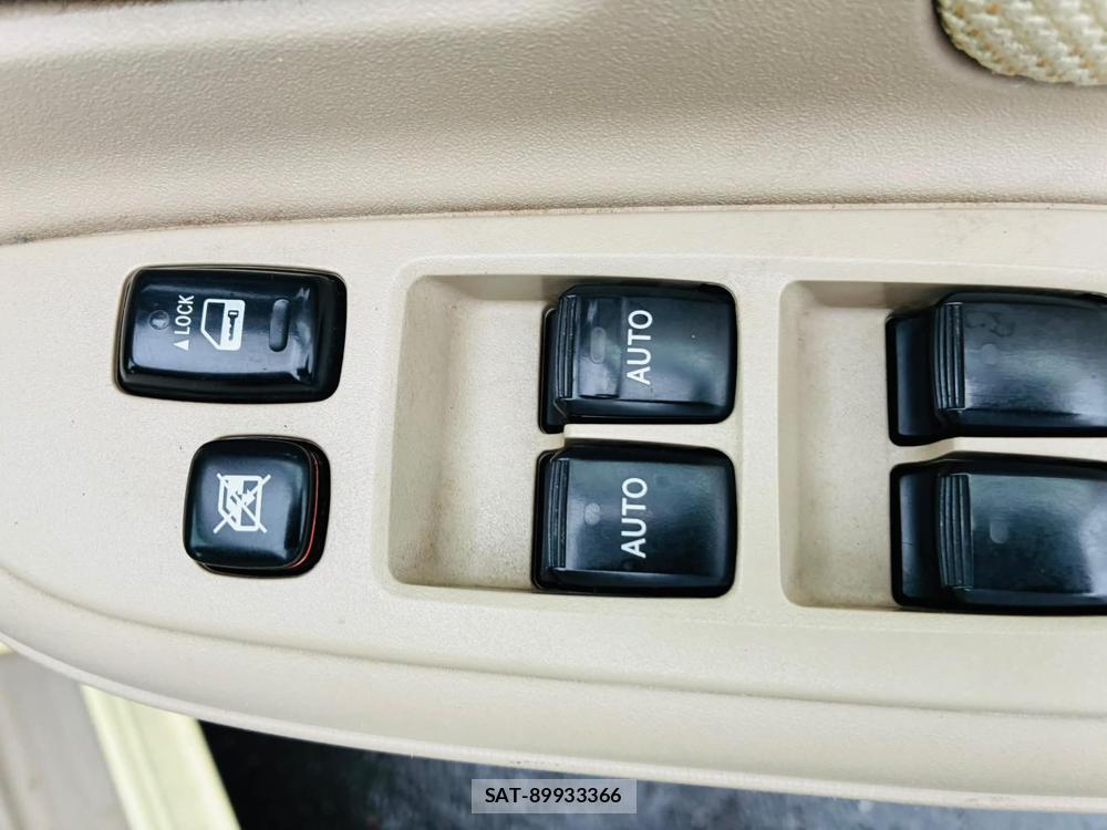 Toyota SIENTA 2008-03 7633718-21