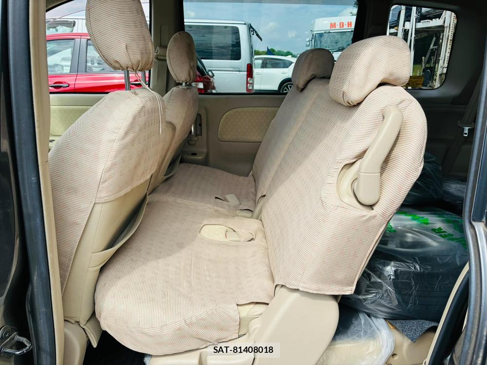 Toyota SIENTA 2008-07 7060718-9