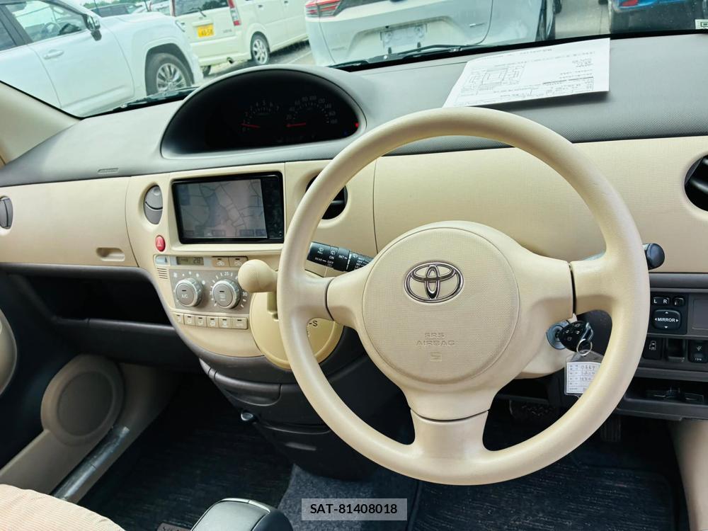 Toyota SIENTA 2008-07 7060718-14