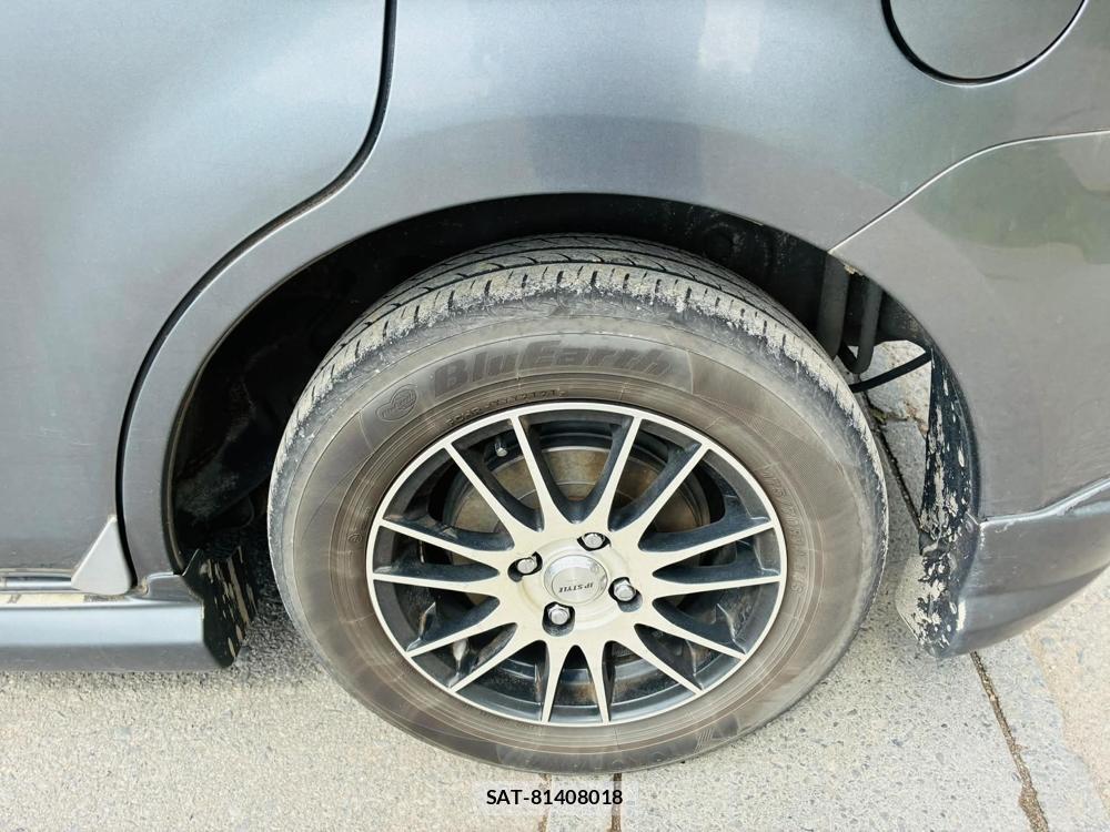 Toyota SIENTA 2008-07 7060718-29