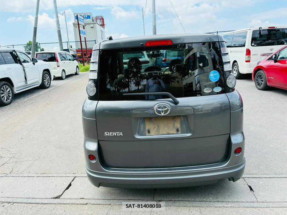 Toyota SIENTA 2008-07 7060718-3