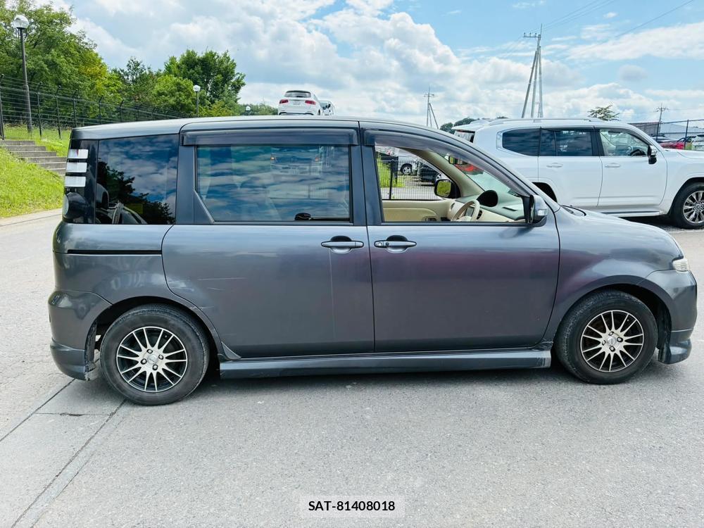 Toyota SIENTA 2008-07 7060718-5