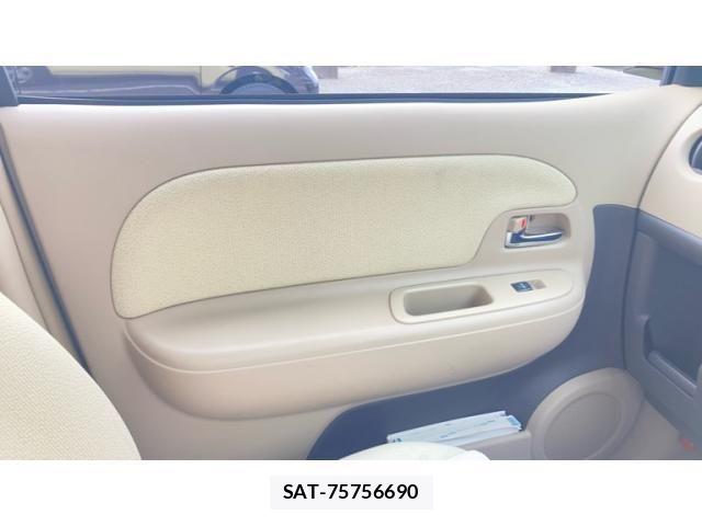 Toyota SIENTA 2005-12 7728682-19