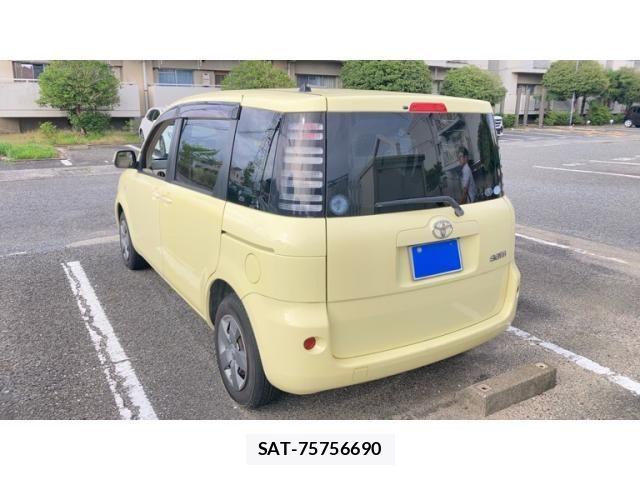 Toyota SIENTA 2005-12 7728682-3