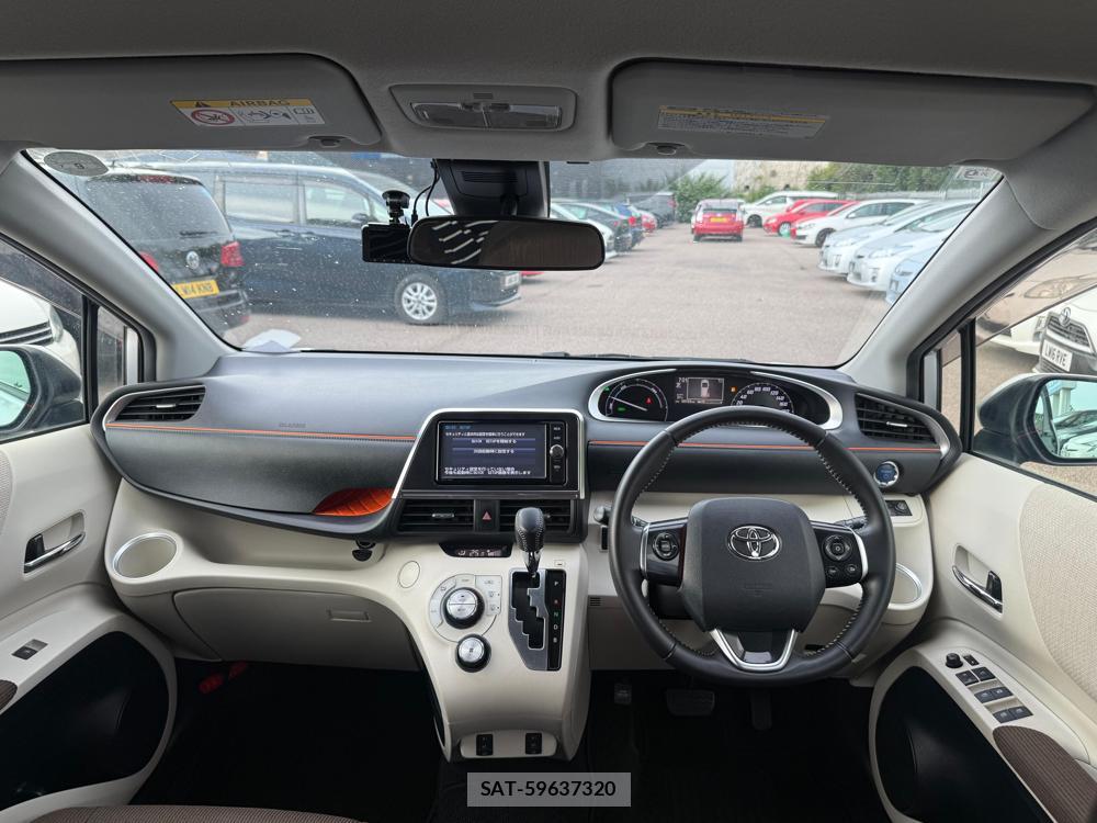 Toyota SIENTA 2016-09 1268864-11