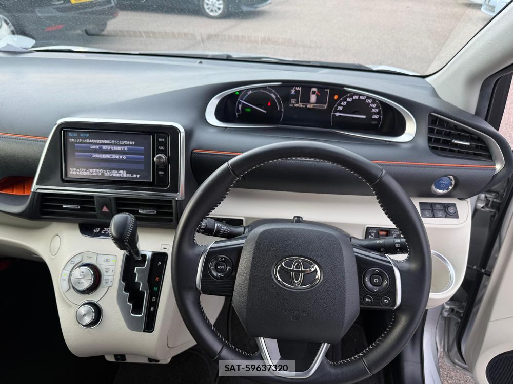 Toyota SIENTA 2016-09 1268864-12