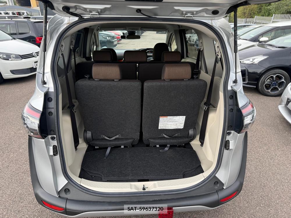 Toyota SIENTA 2016-09 1268864-28