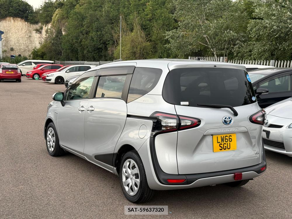 Toyota SIENTA 2016-09 1268864-2