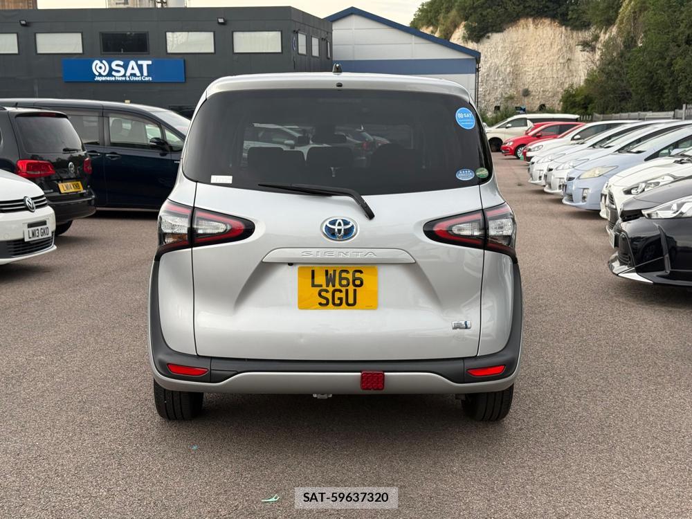 Toyota SIENTA 2016-09 1268864-3