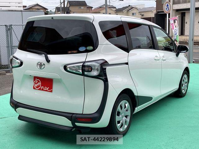 Toyota SIENTA 2018-02 7728619-14
