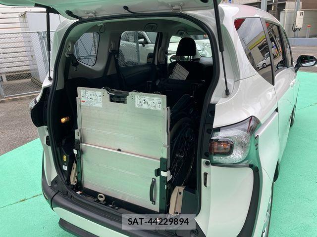 Toyota SIENTA 2018-02 7728619-3