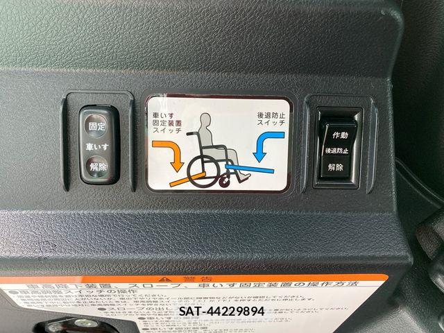 Toyota SIENTA 2018-02 7728619-7