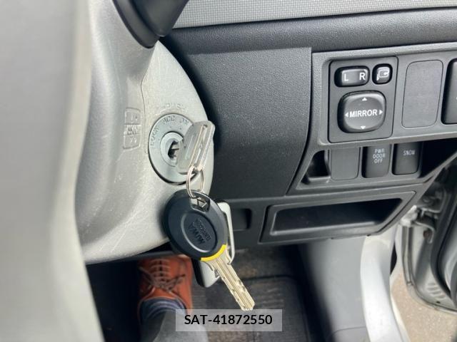 Toyota SIENTA 2003-12 7728681-14