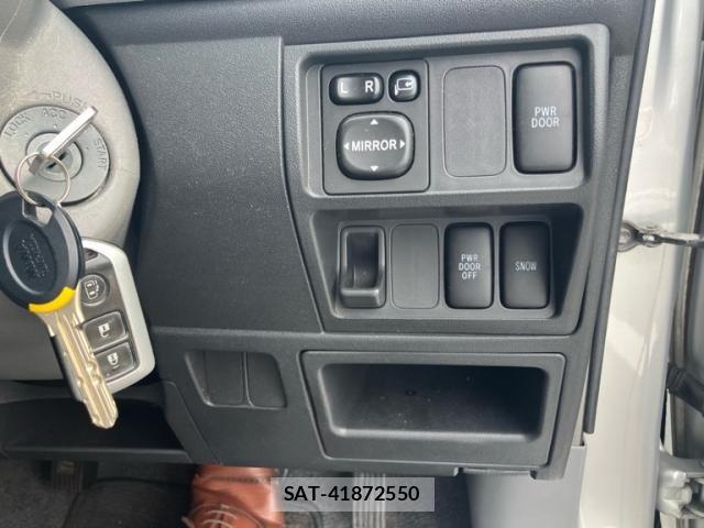 Toyota SIENTA 2003-12 7728681-15