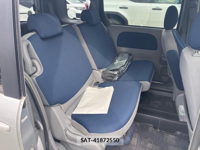 Toyota SIENTA 2003-12 7728681-18