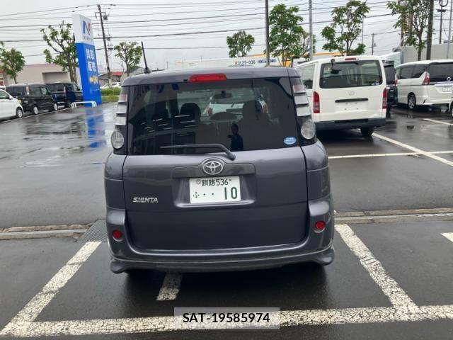 Toyota SIENTA 2010-02 7728683-9