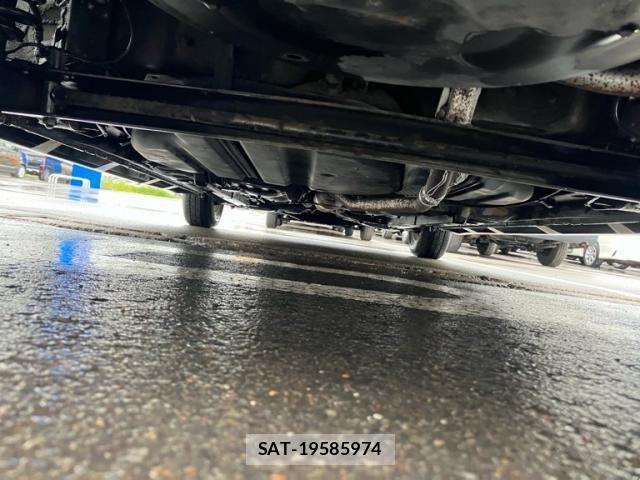 Toyota SIENTA 2010-02 7728683-12
