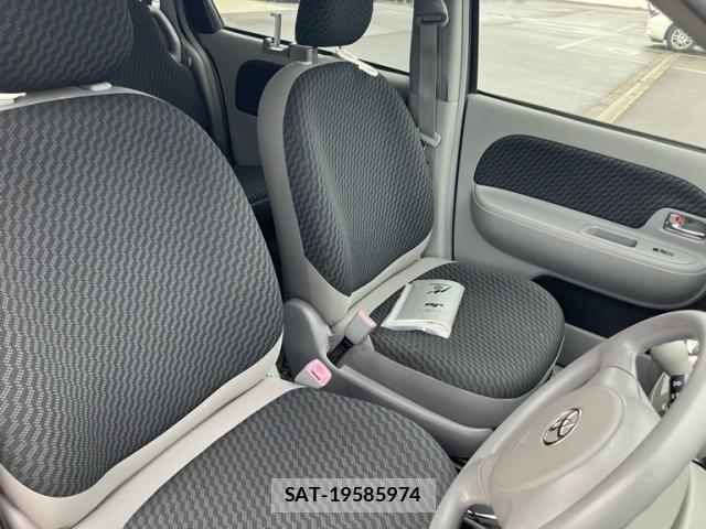 Toyota SIENTA 2010-02 7728683-14