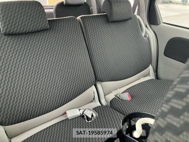 Toyota SIENTA 2010-02 7728683-15