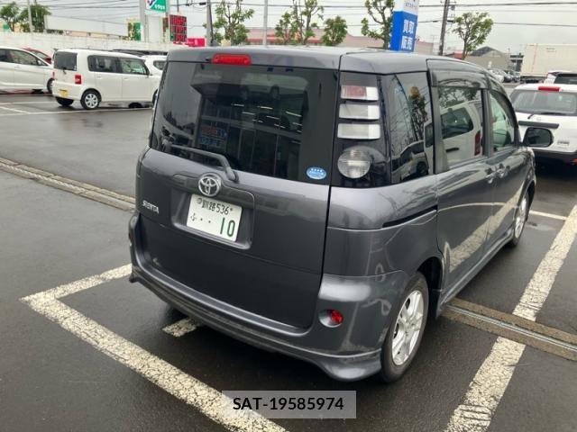 Toyota SIENTA 2010-02 7728683-8