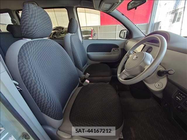 Toyota SIENTA 2010-03 7728646-16