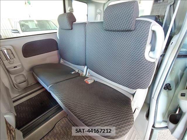 Toyota SIENTA 2010-03 7728646-7