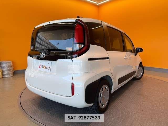 Toyota SIENTA 2022-11 7728591-11