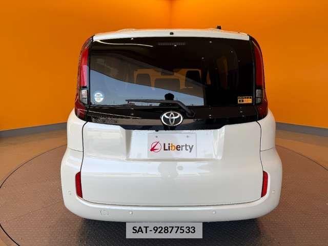 Toyota SIENTA 2022-11 7728591-12
