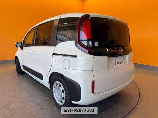 Toyota SIENTA 2022-11 7728591-13