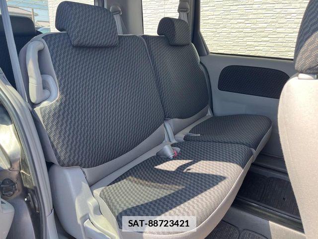 Toyota SIENTA 2010-07 7728672-9