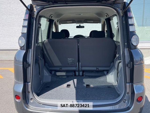 Toyota SIENTA 2010-07 7728672-11
