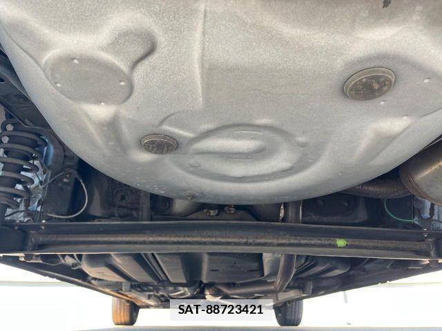 Toyota SIENTA 2010-07 7728672-19