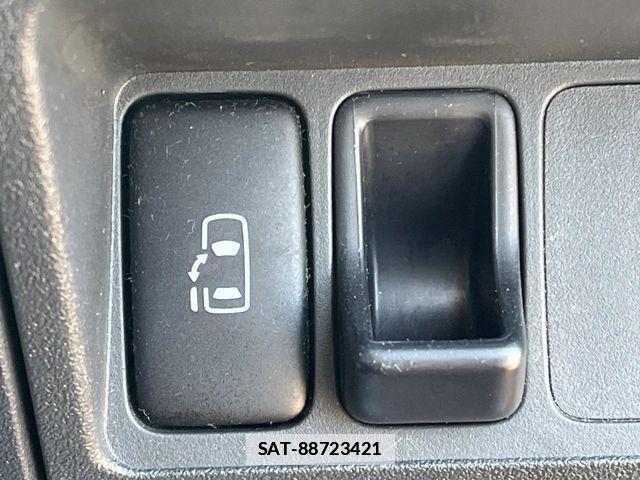 Toyota SIENTA 2010-07 7728672-2