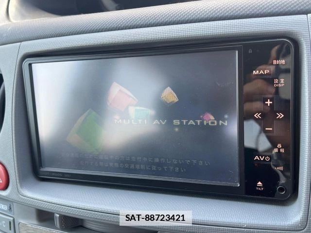 Toyota SIENTA 2010-07 7728672-3