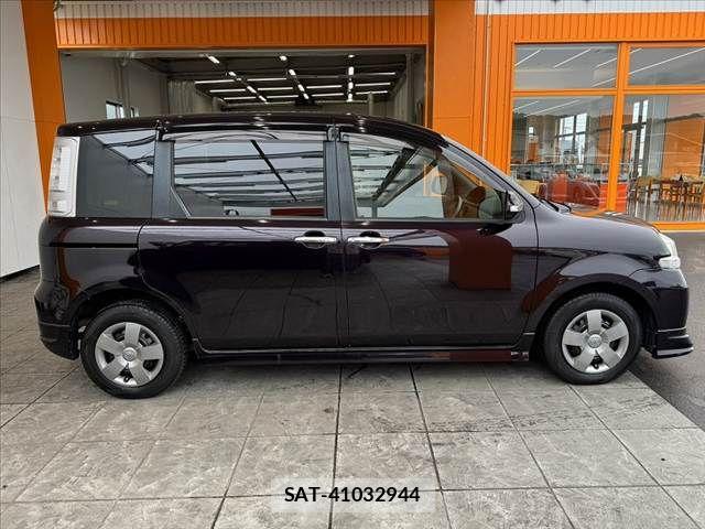 Toyota SIENTA 2013-11 7728663-10