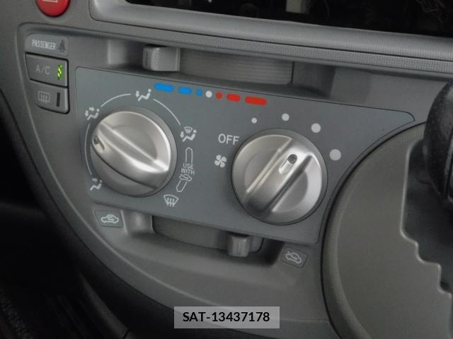 Toyota SIENTA 2005-06 7728671-13