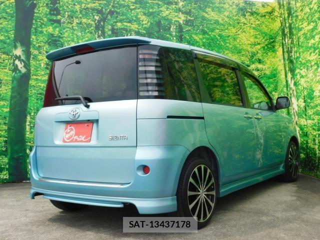 Toyota SIENTA 2005-06 7728671-1