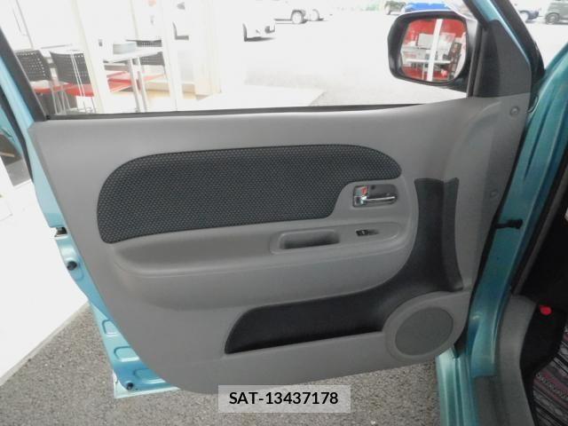 Toyota SIENTA 2005-06 7728671-19
