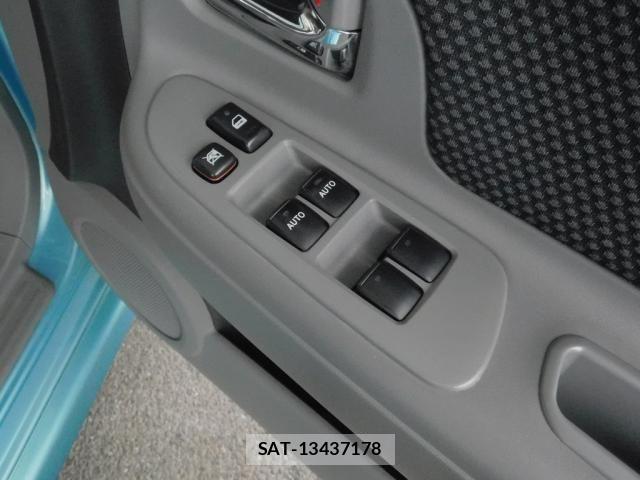 Toyota SIENTA 2005-06 7728671-21